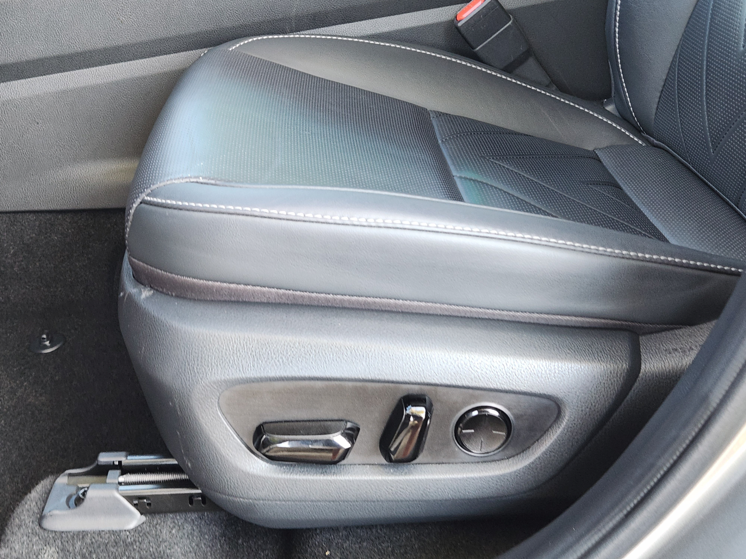 Used 2025 Lexus NX 450h+ AWD w/ Accessory Package (2T) image 20
