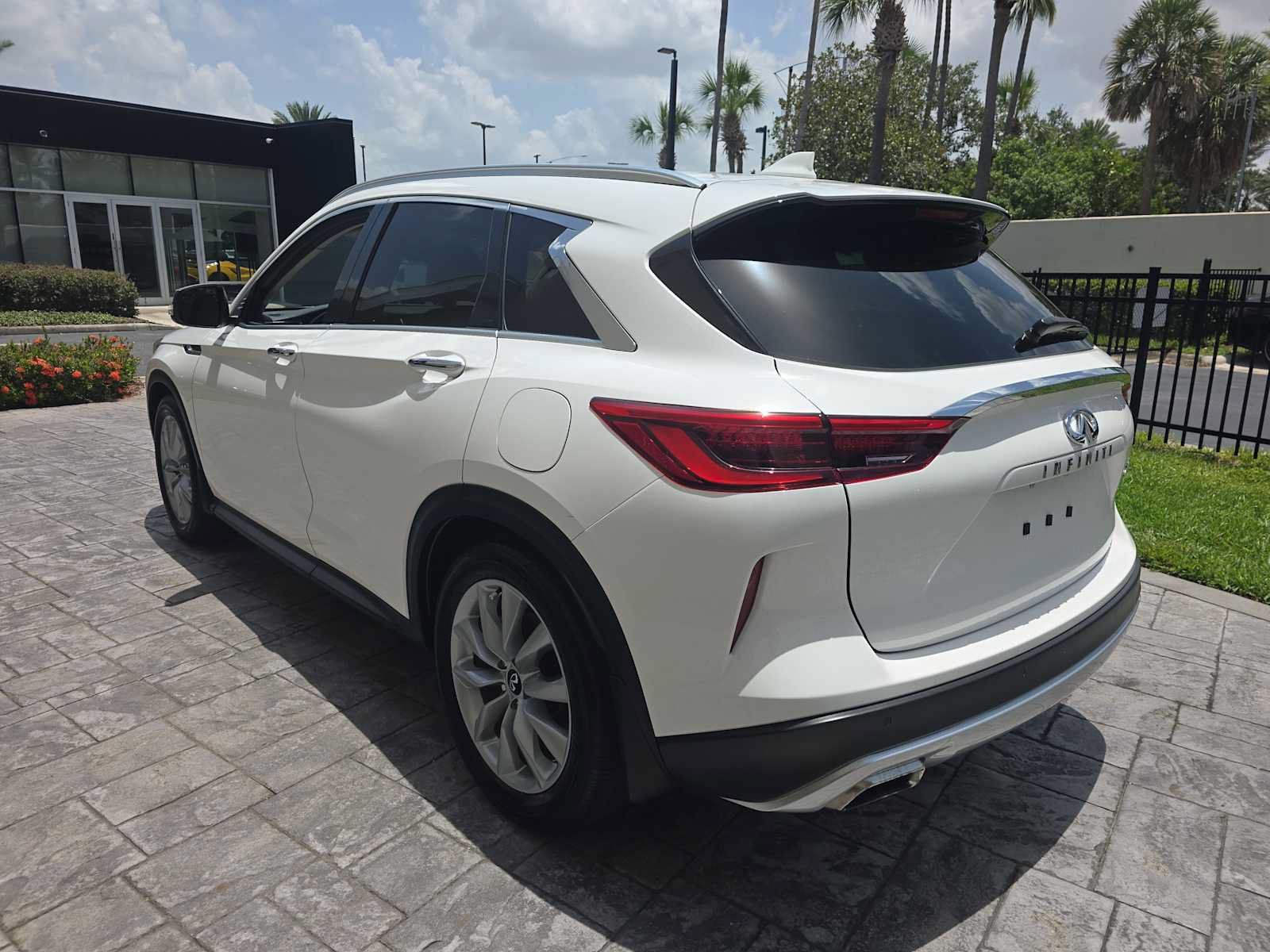 Used 2021 INFINITI QX50 Essential FWD image 6