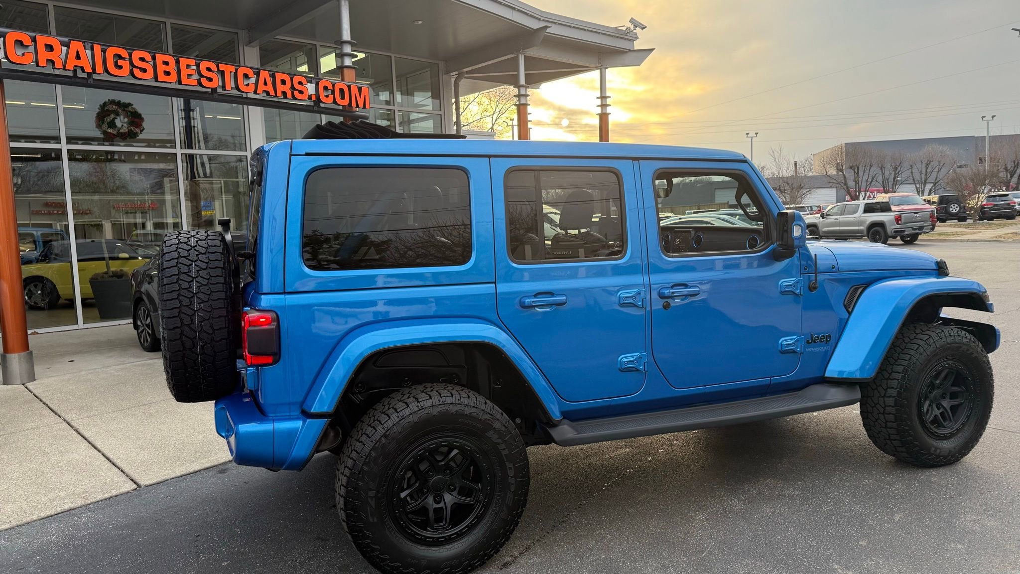 Used 2022 Jeep Wrangler Unlimited Sahara image 3