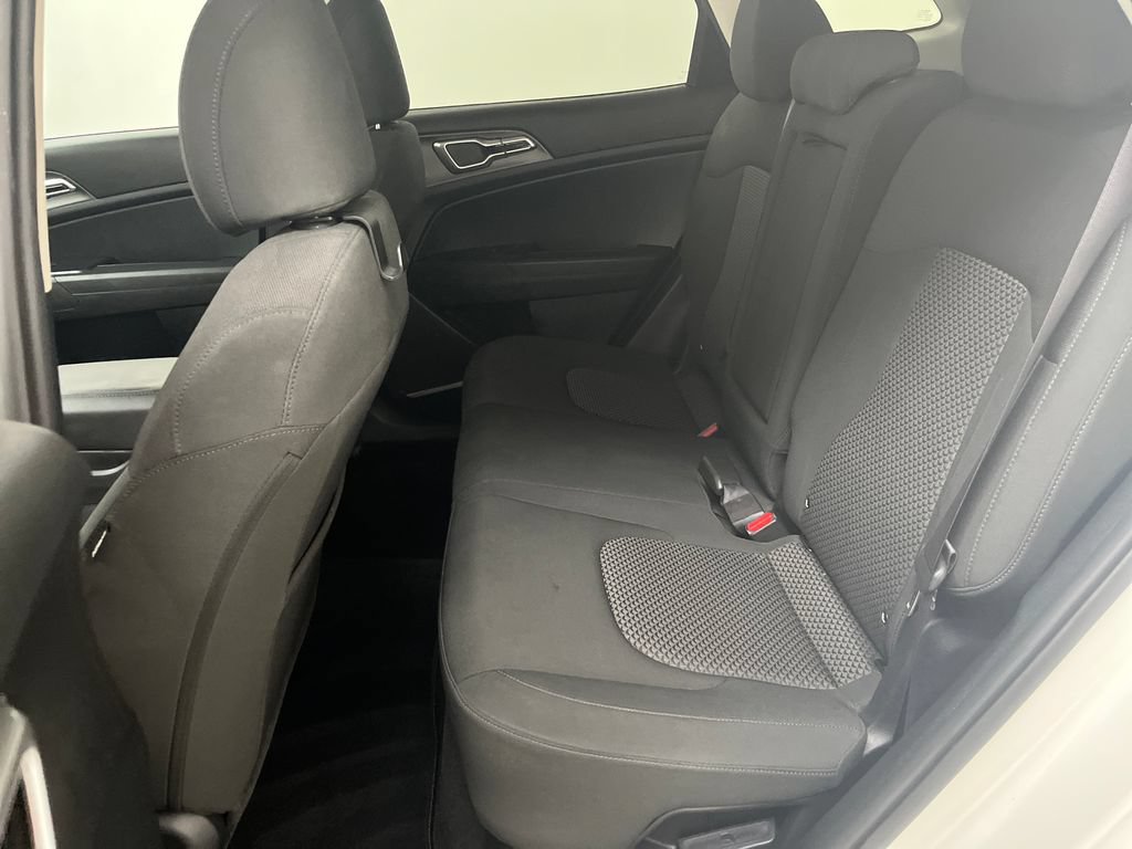 Used 2023 Kia Sportage LX AWD/4WD image 13