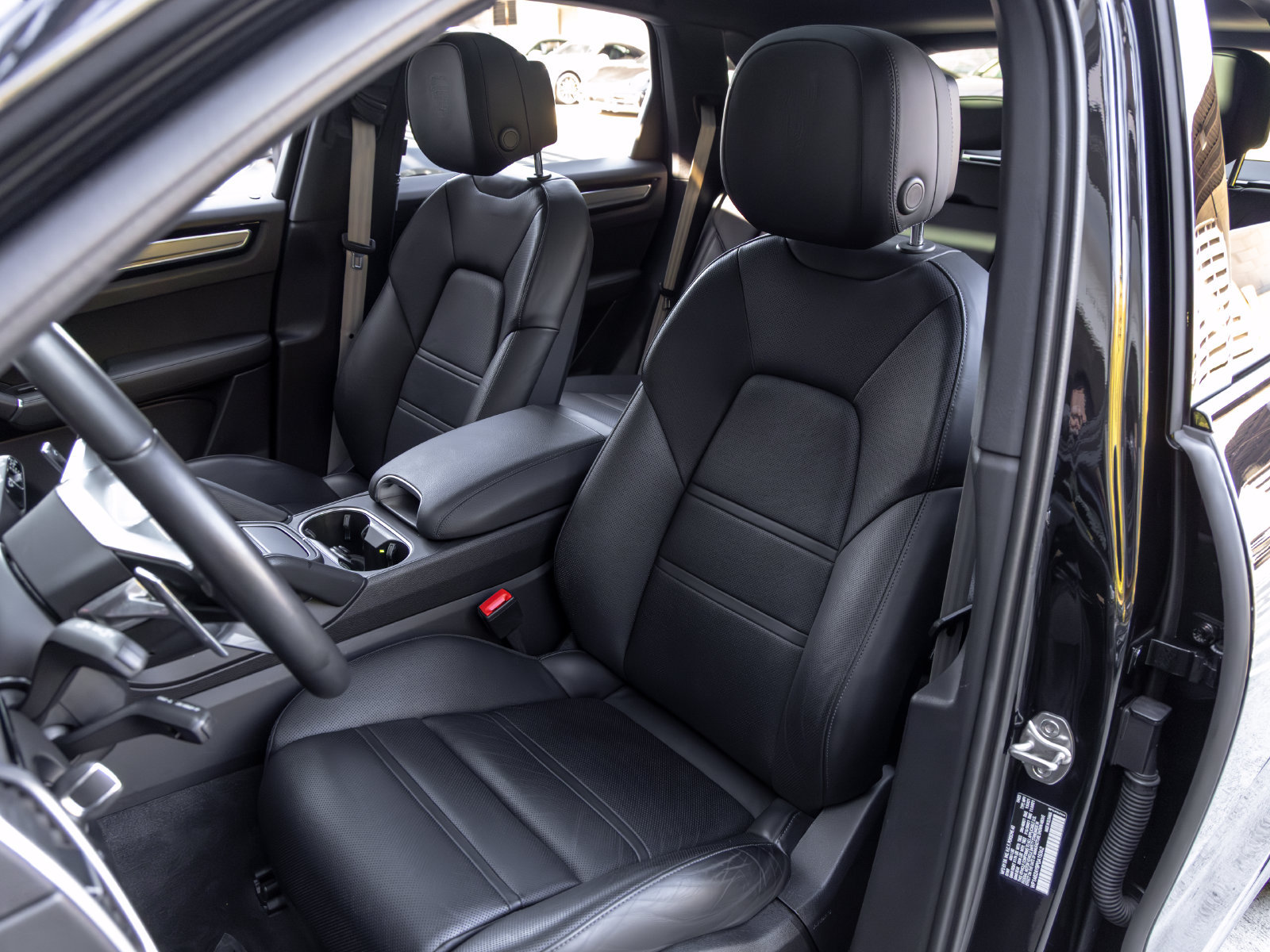 Certified 2023 Porsche Cayenne S Platinum AWD/4WD image 5