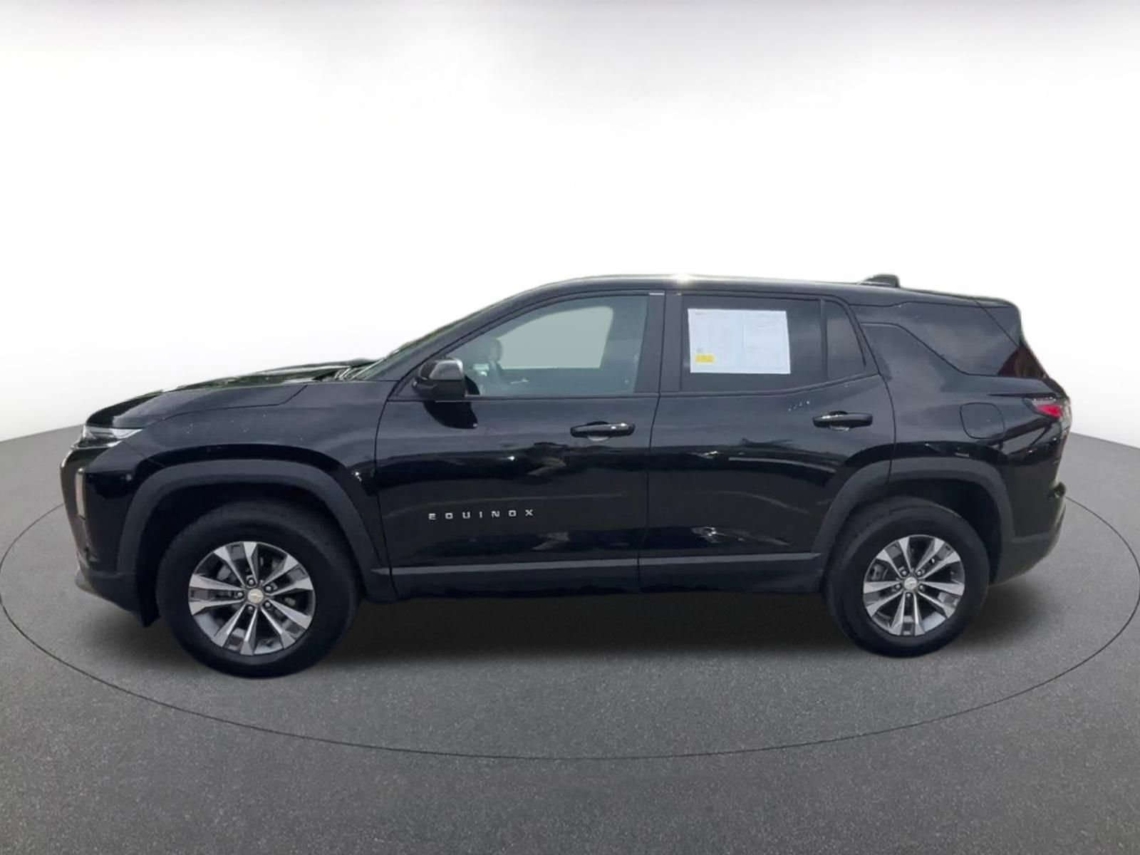 Used 2025 Chevrolet Equinox LT AWD/4WD image 9