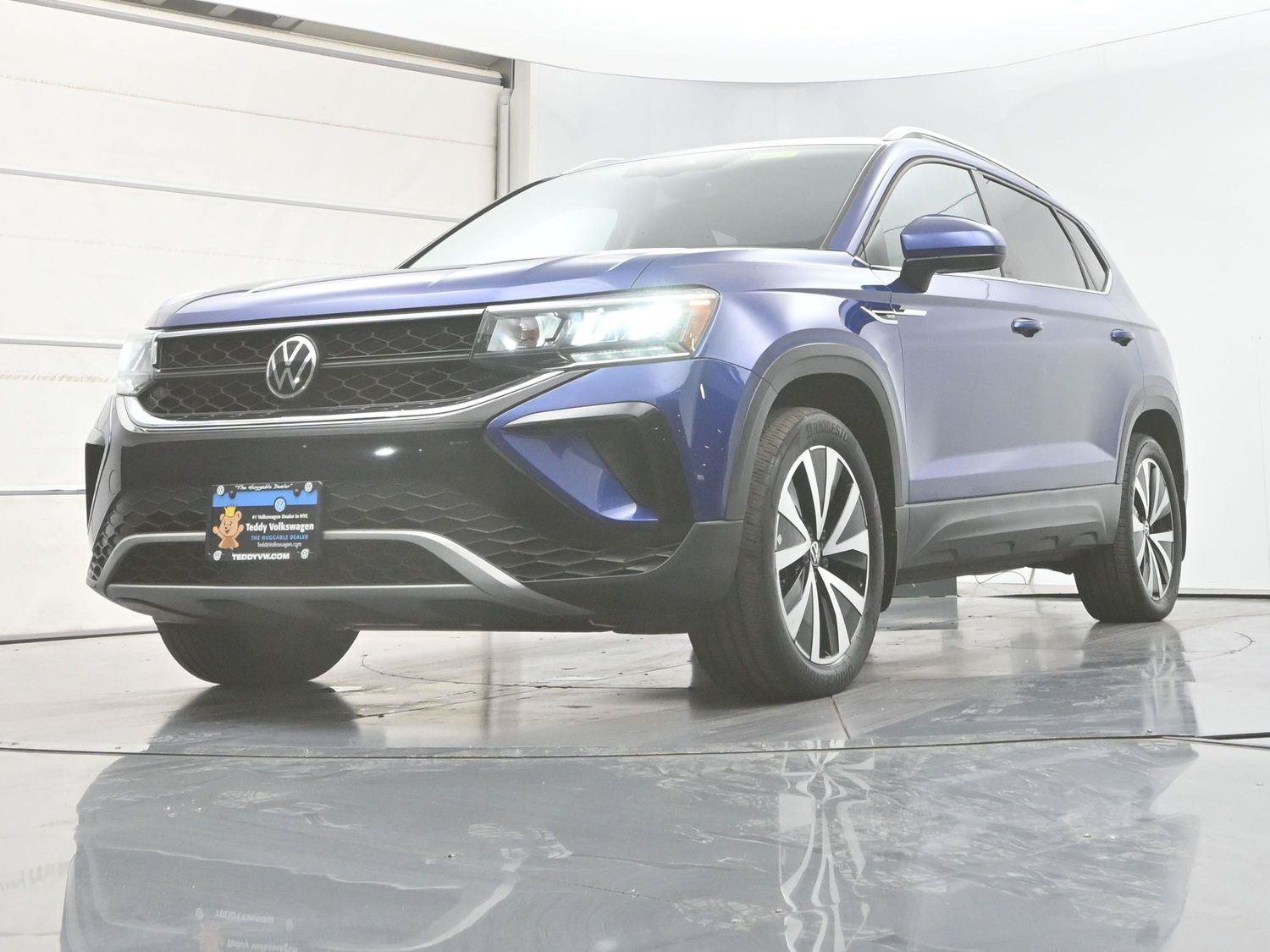 Used 2022 Volkswagen Taos SE w/ Panoramic Sunroof Package AWD/4WD image 27