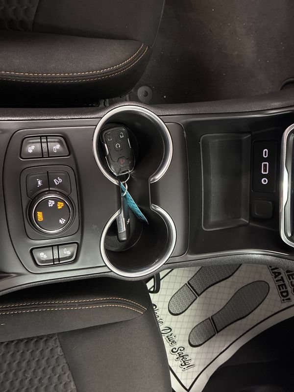 Used 2020 GMC Terrain SLE w/ Driver Convenience Package AWD/4WD image 17