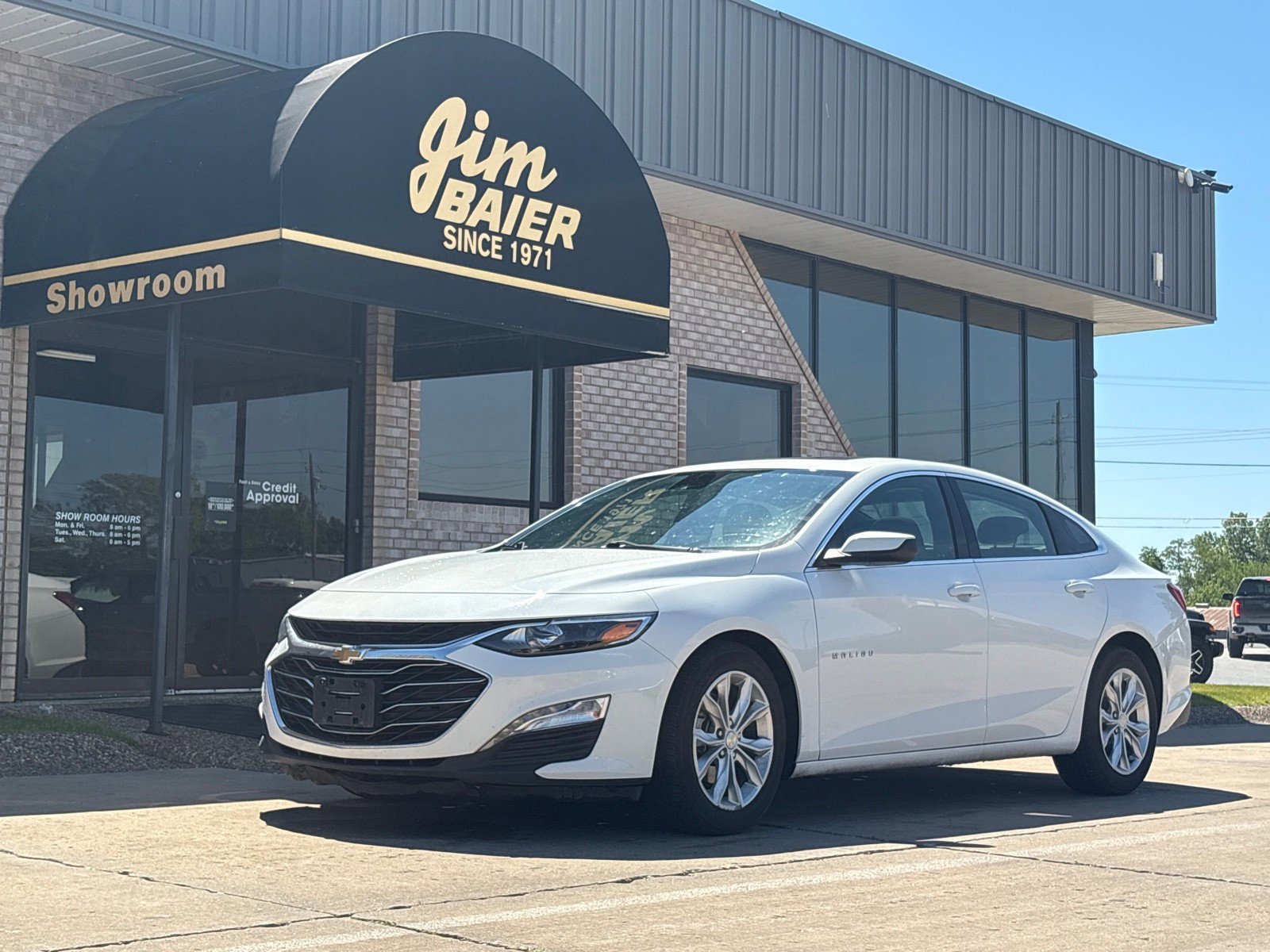 Used 2024 Chevrolet Malibu LT FWD image 1