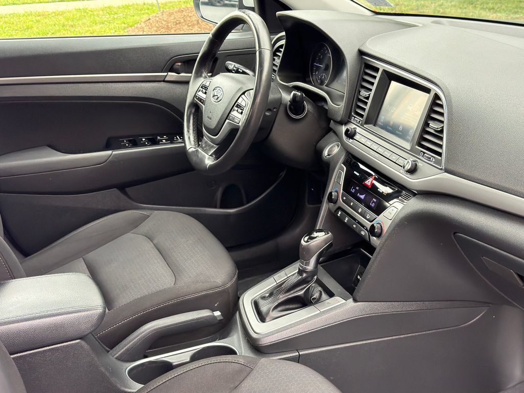 Used 2017 Hyundai Elantra Value Edition FWD image 9