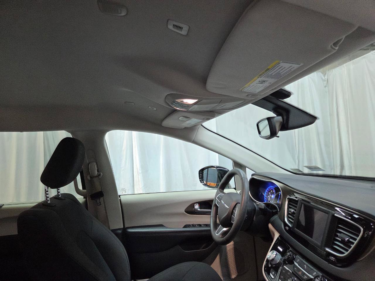 Used 2018 Chrysler Pacifica Touring Plus w/ Tire & Wheel Group image 29