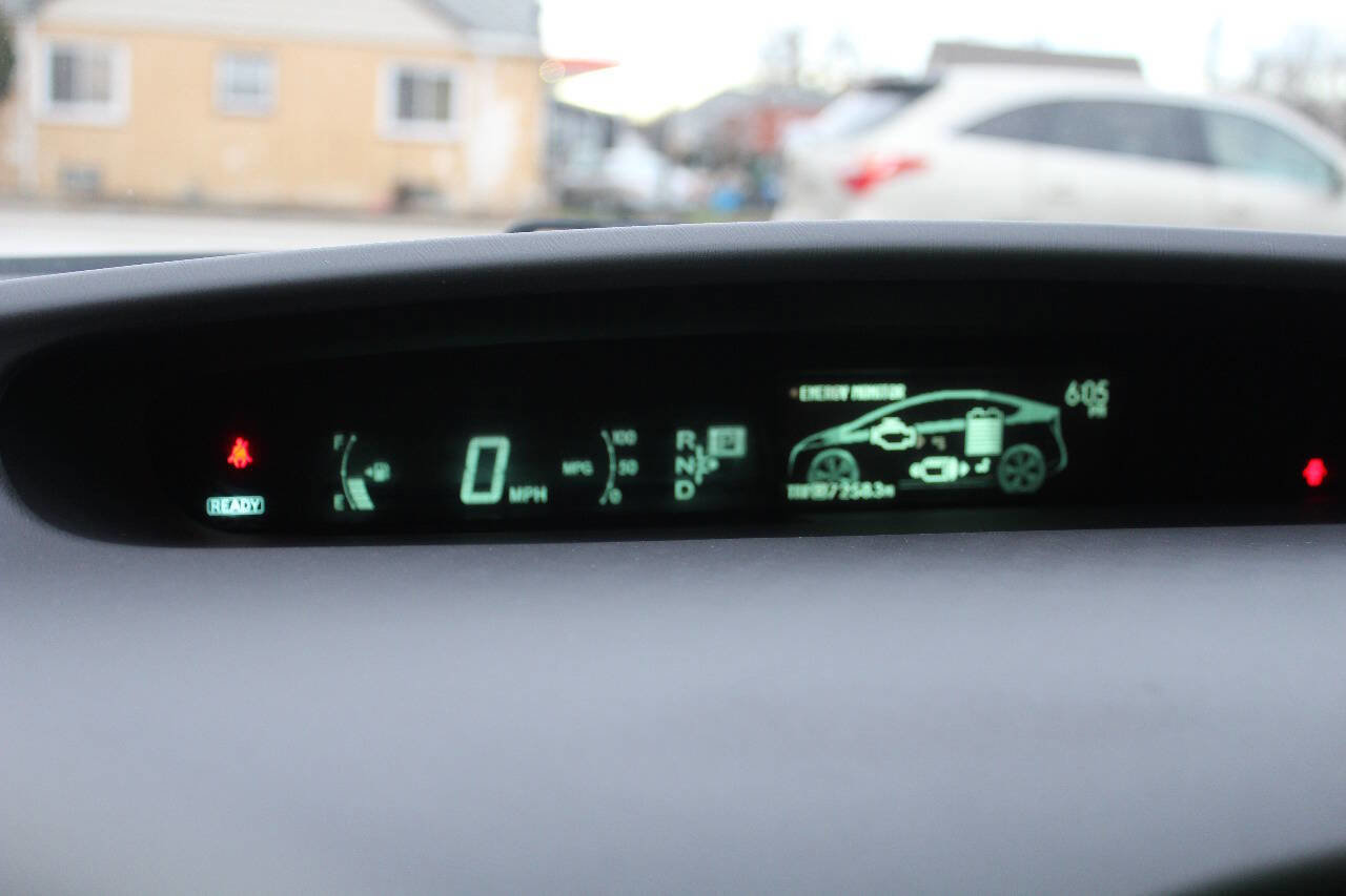 Used 2011 Toyota Prius Three image 16