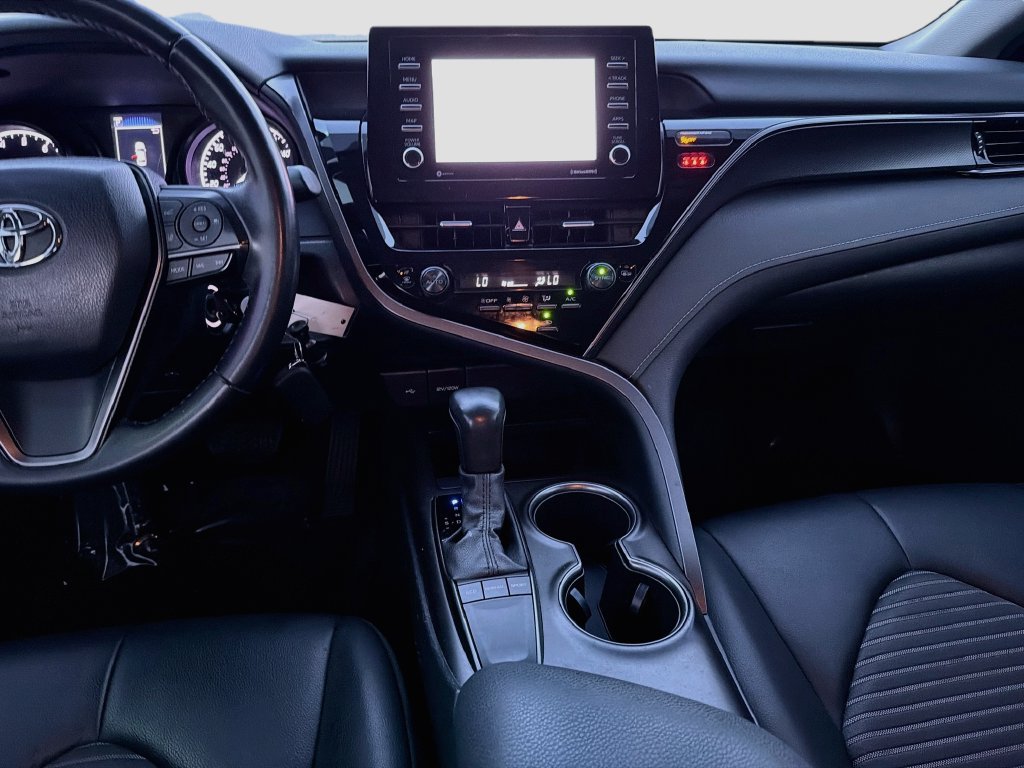 Used 2022 Toyota Camry SE FWD image 18