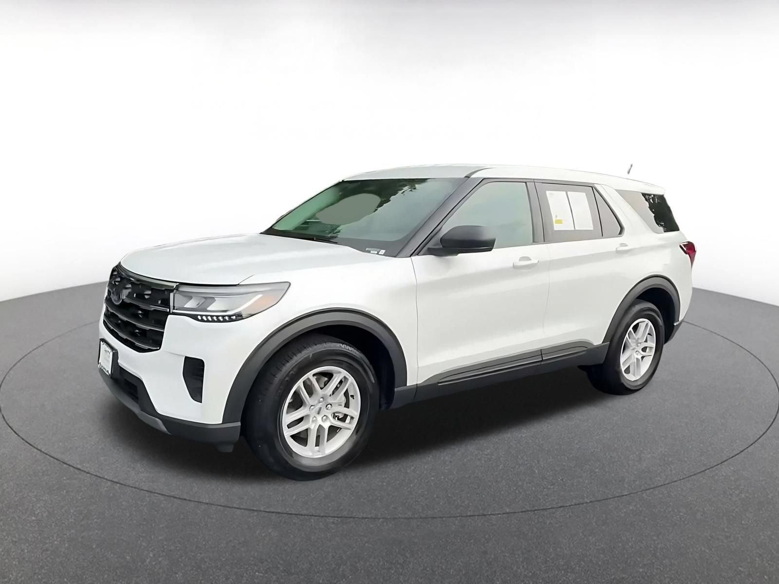 Used 2026 Ford Explorer Active AWD/4WD image 7