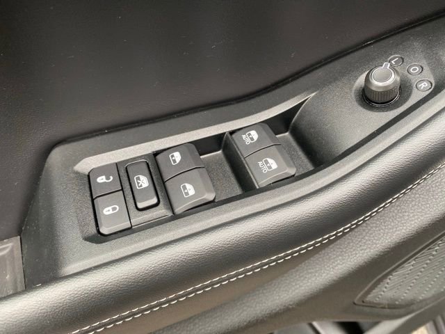 Used 2025 Jeep Grand Cherokee L Altitude AWD/4WD image 23