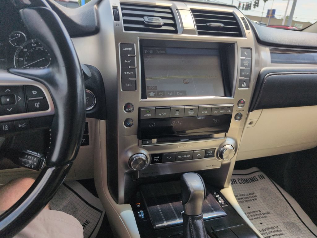 Used 2021 Lexus GX 460 Premium w/ Premium Package AWD/4WD image 17