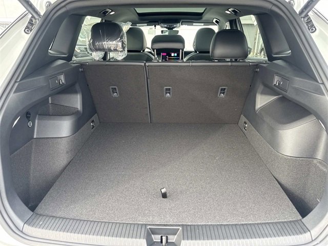 New 2026 Volkswagen Tiguan SE R-Line image 5