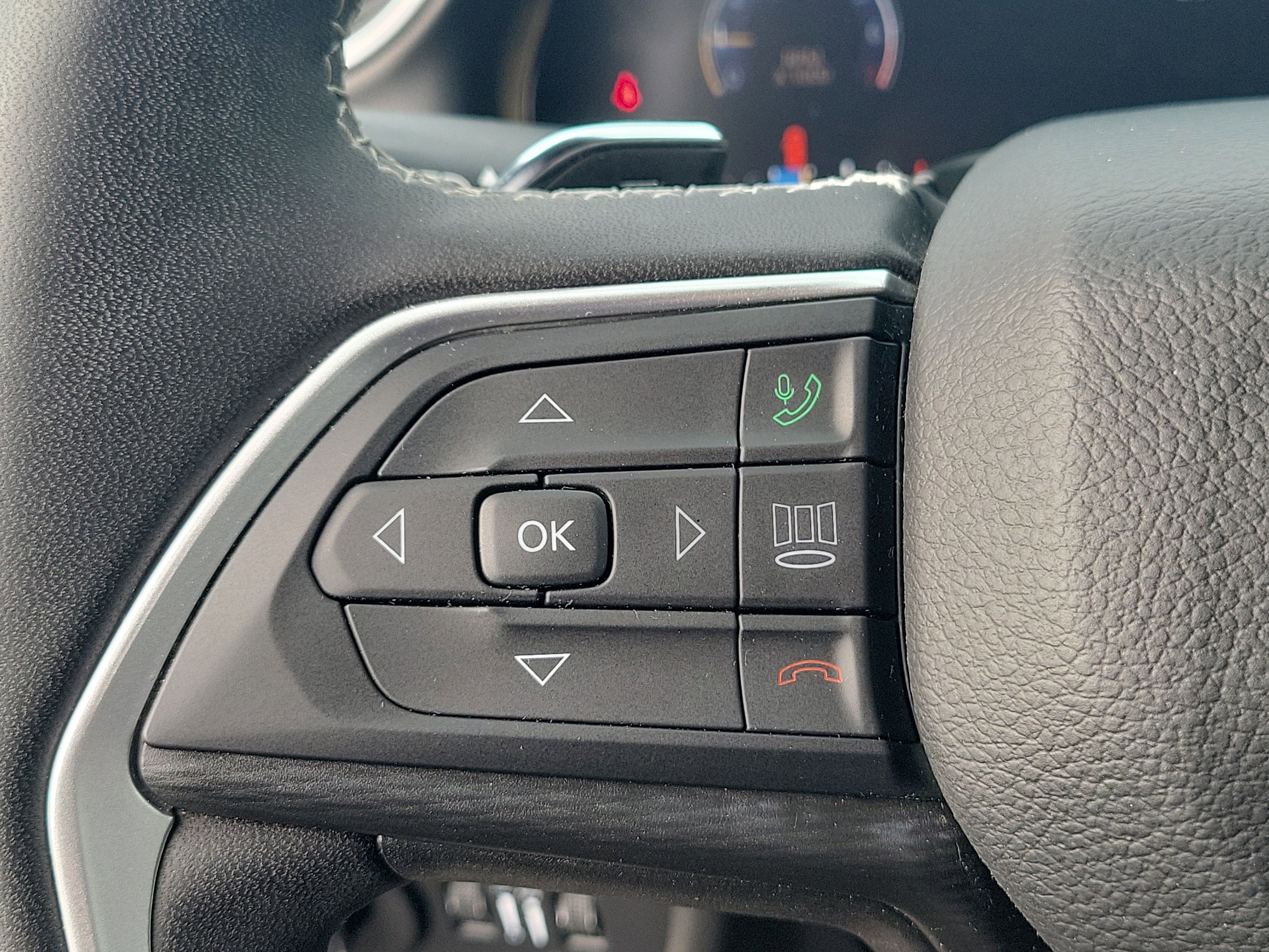 Used 2023 Jeep Grand Cherokee Altitude image 25