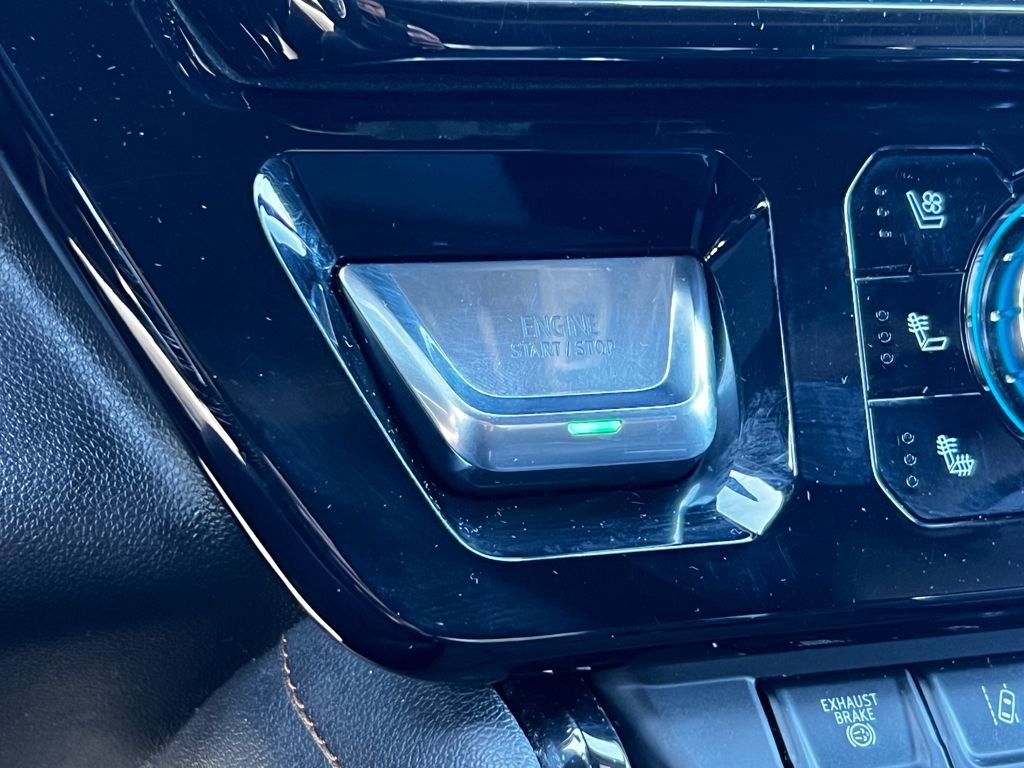 Used 2025 GMC Sierra 2500 AT4 image 30