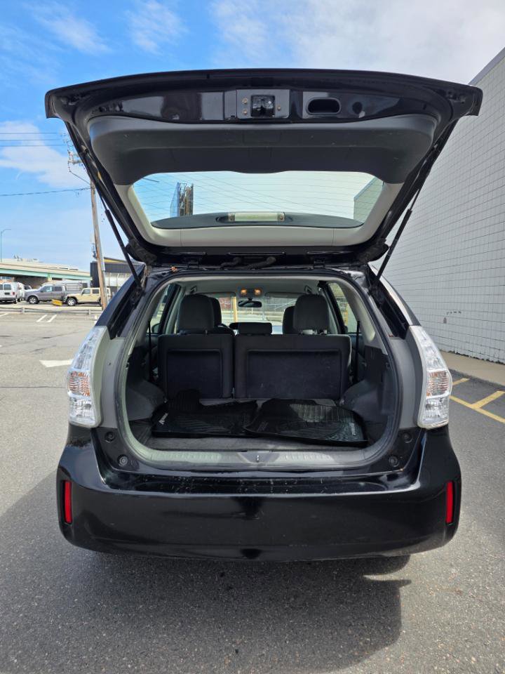 Used 2014 Toyota Prius V Three FWD image 9