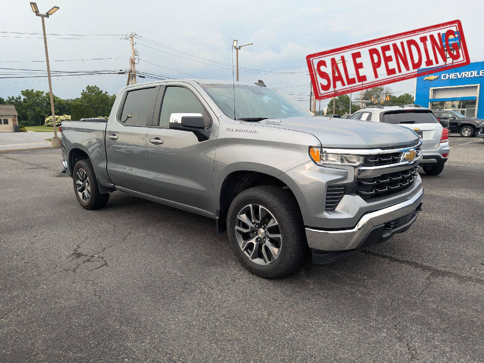 Used 2024 Chevrolet Silverado 1500 LT AWD/4WD image 1