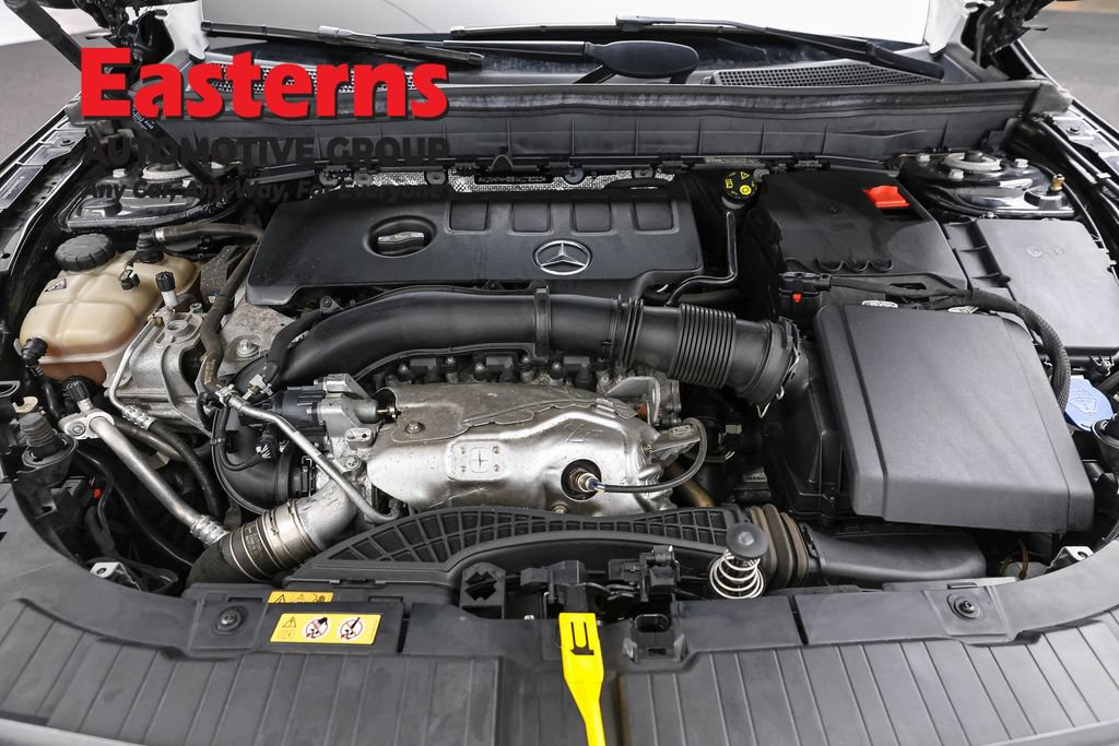 Used 2022 Mercedes-Benz GLB 250 4MATIC w/ Premium Package Lite image 7