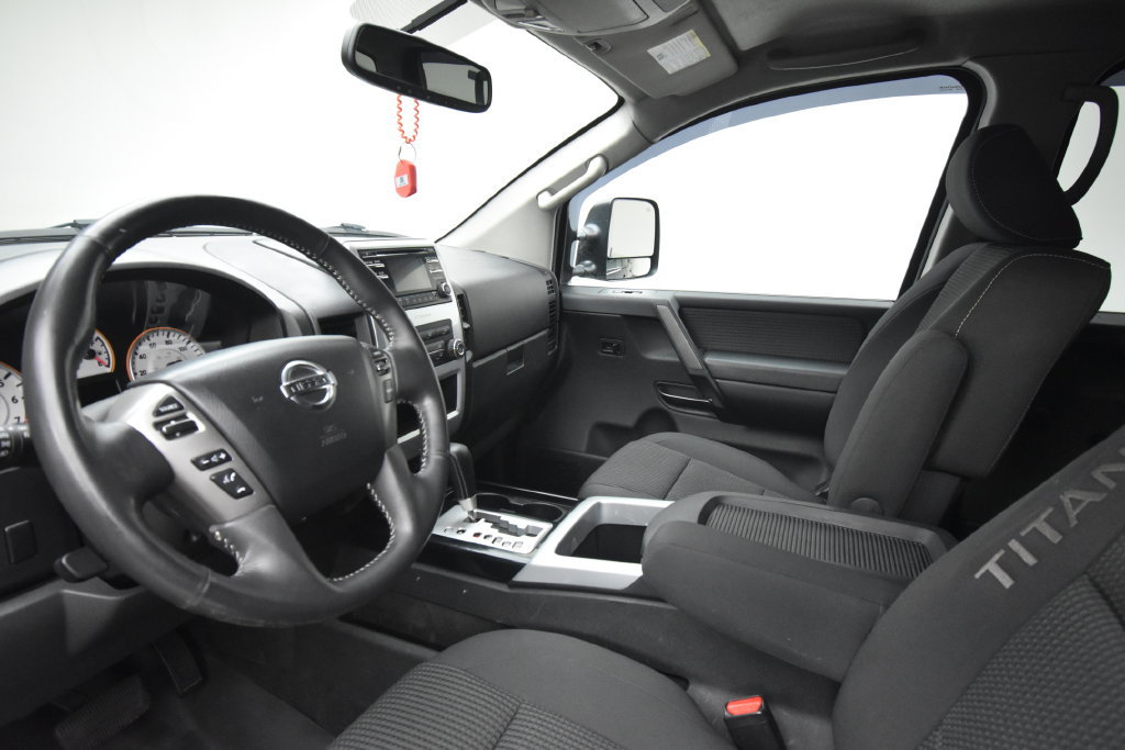 Used 2014 Nissan Titan PRO-4X AWD/4WD image 7