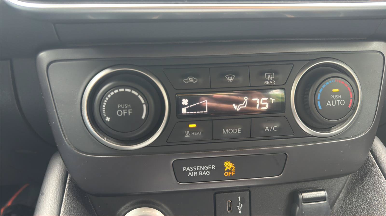 Used 2025 Nissan Leaf S FWD image 18