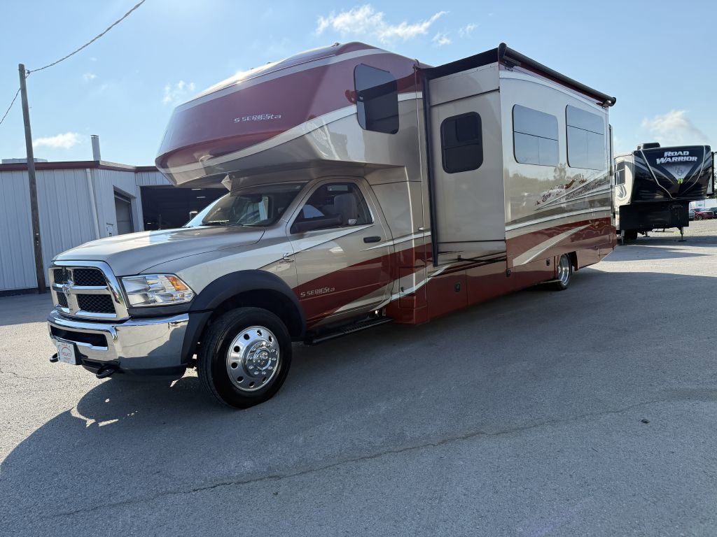 Used 2018 RAM 5500 SLT w/ Quick Order Package 29G SLT image 3
