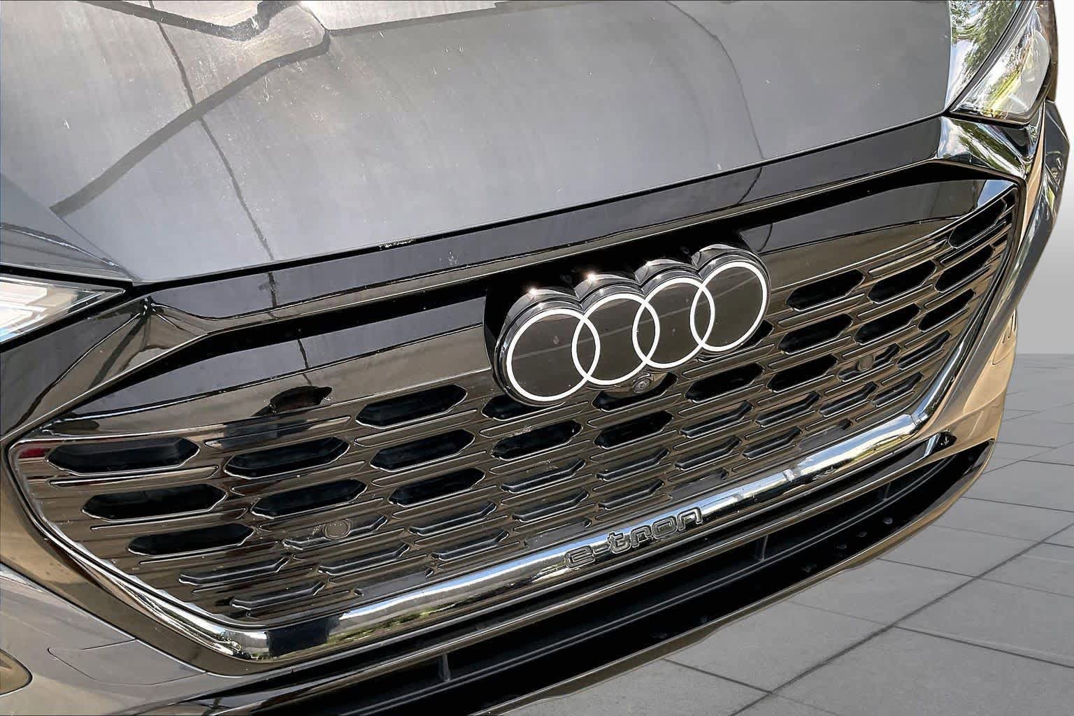 Used 2024 Audi Q8 e-tron Premium Plus w/ Premium Plus Package AWD/4WD image 28