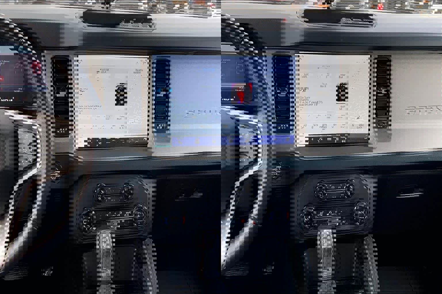 Used 2024 Ford Bronco Outer Banks image 7