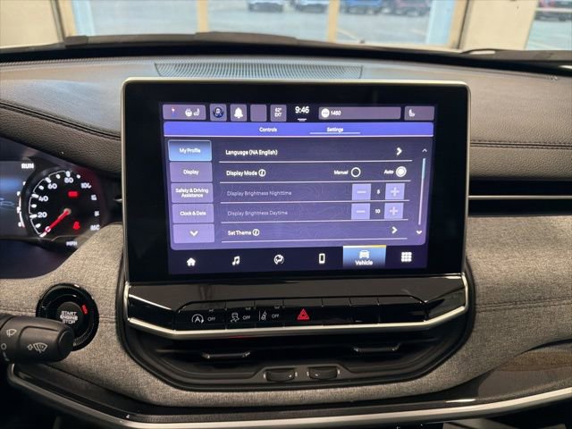 Used 2023 Jeep Compass Latitude w/ Sun and Sound Group image 21