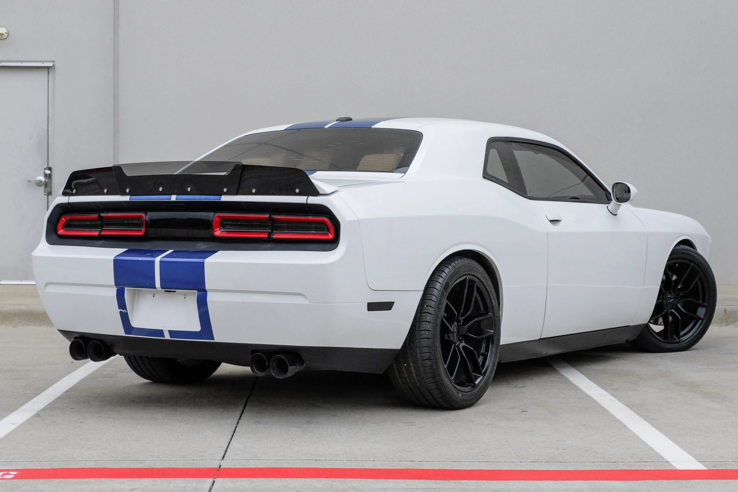 Used 2011 Dodge Challenger SRT8 RWD image 4
