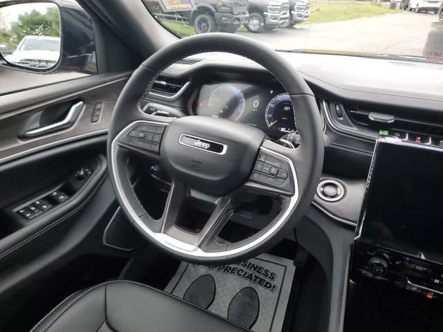 New 2025 Jeep Grand Cherokee Limited w/ Black Appearance Package AWD/4WD image 18