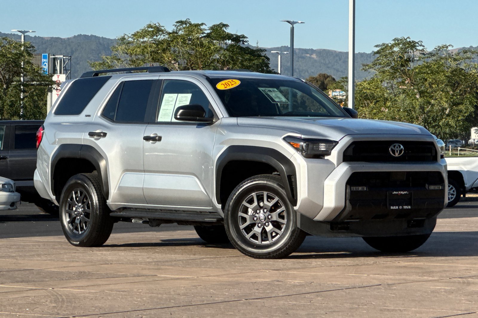 Used 2025 Toyota 4Runner SR5 AWD/4WD image 2
