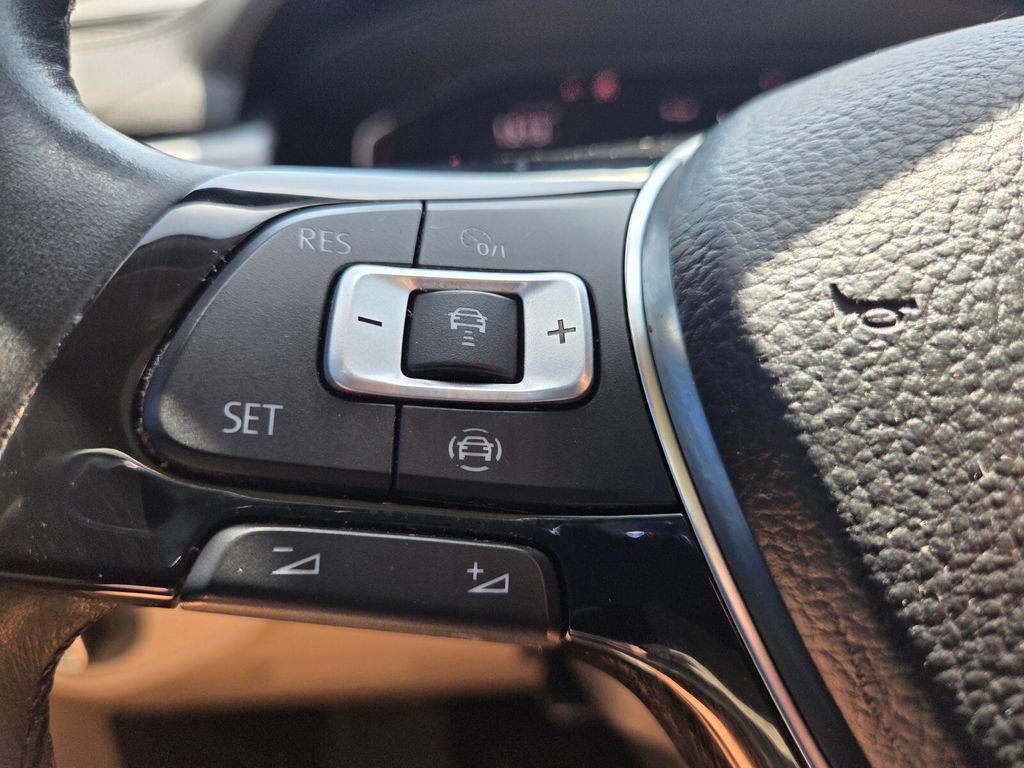Used 2019 Volkswagen Atlas SEL FWD image 12
