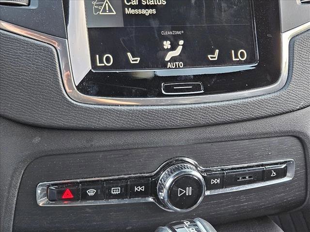 Used 2020 Volvo XC90 T6 Momentum w/ Protection Package Premier image 13