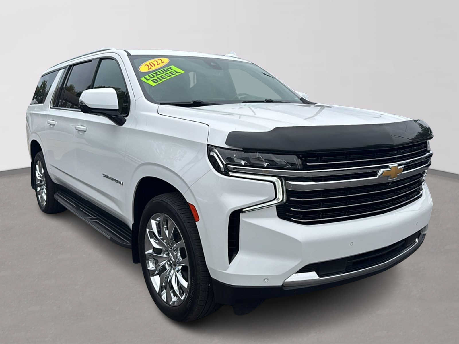 Used 2022 Chevrolet Suburban LT w/ Luxury Package AWD/4WD image 2