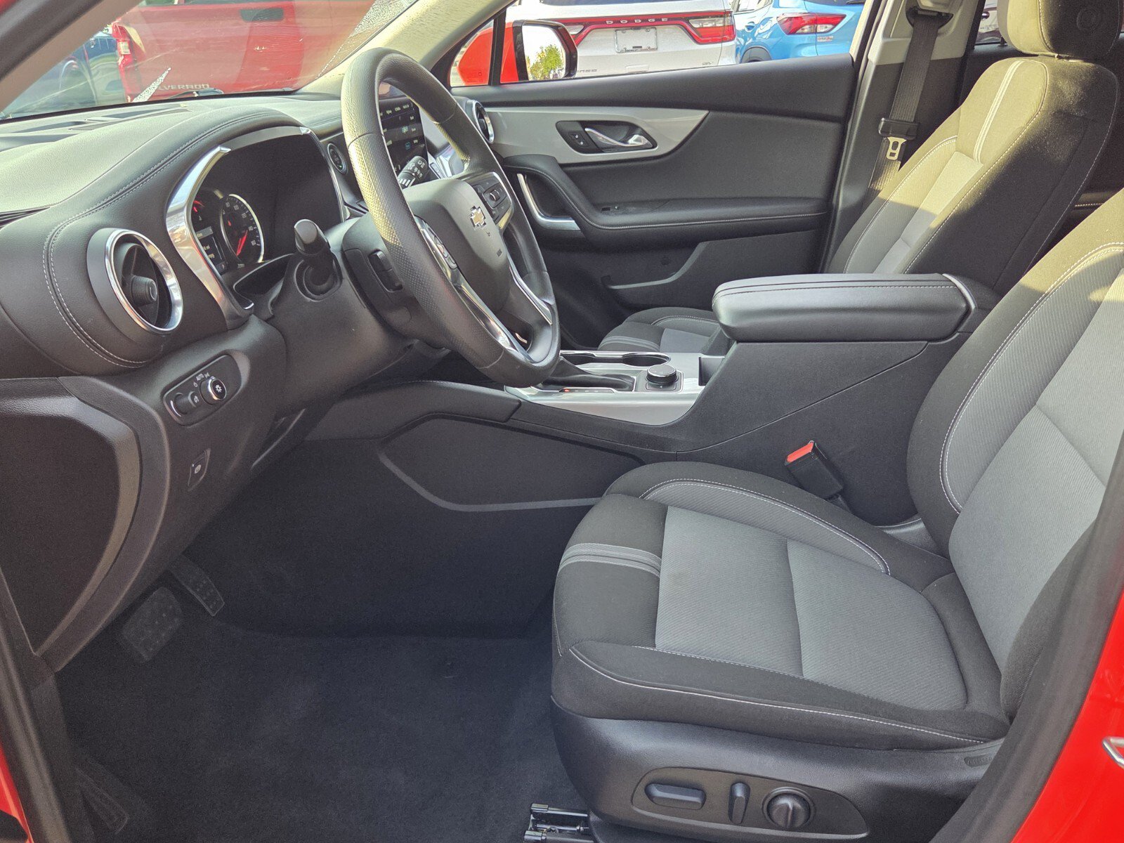 Certified 2025 Chevrolet Blazer LT FWD image 12