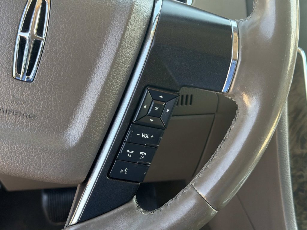 Used 2017 Lincoln Navigator Select RWD image 27