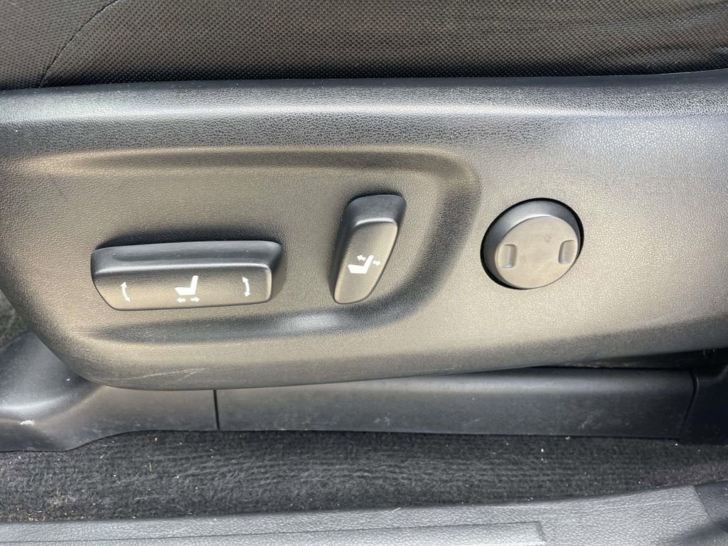 Used 2015 Toyota 4Runner SR5 AWD/4WD image 14