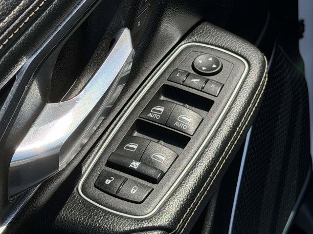 Used 2023 RAM 1500 Laramie AWD/4WD image 19