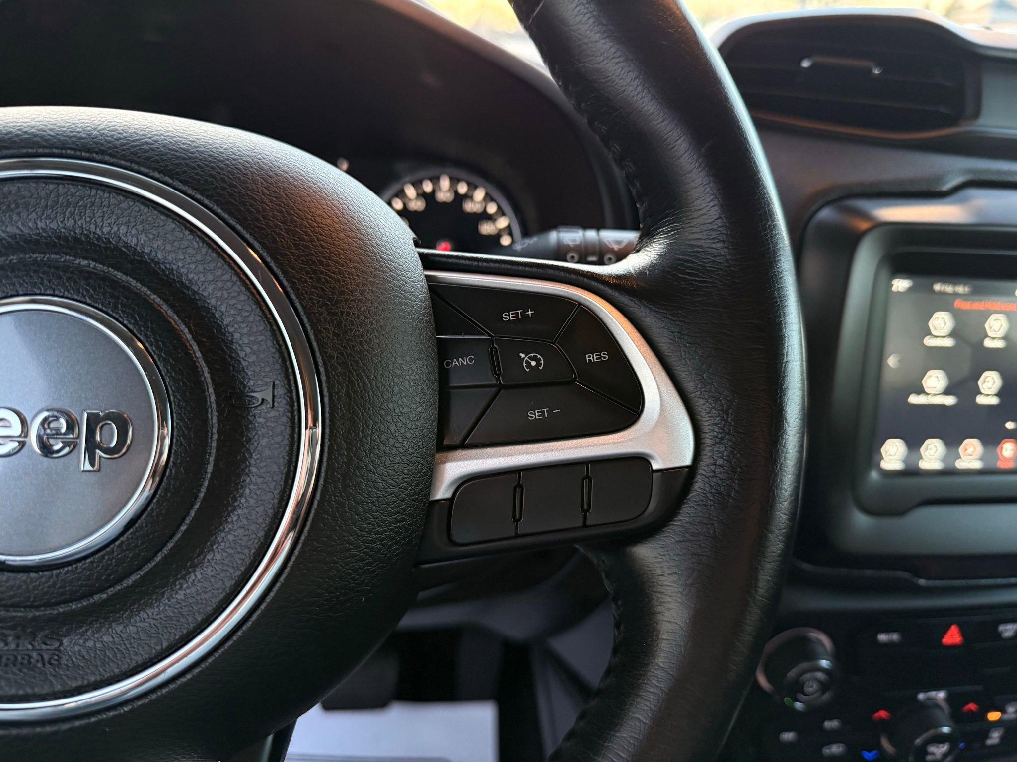 Used 2019 Jeep Renegade Latitude w/ Cold Weather Group image 47