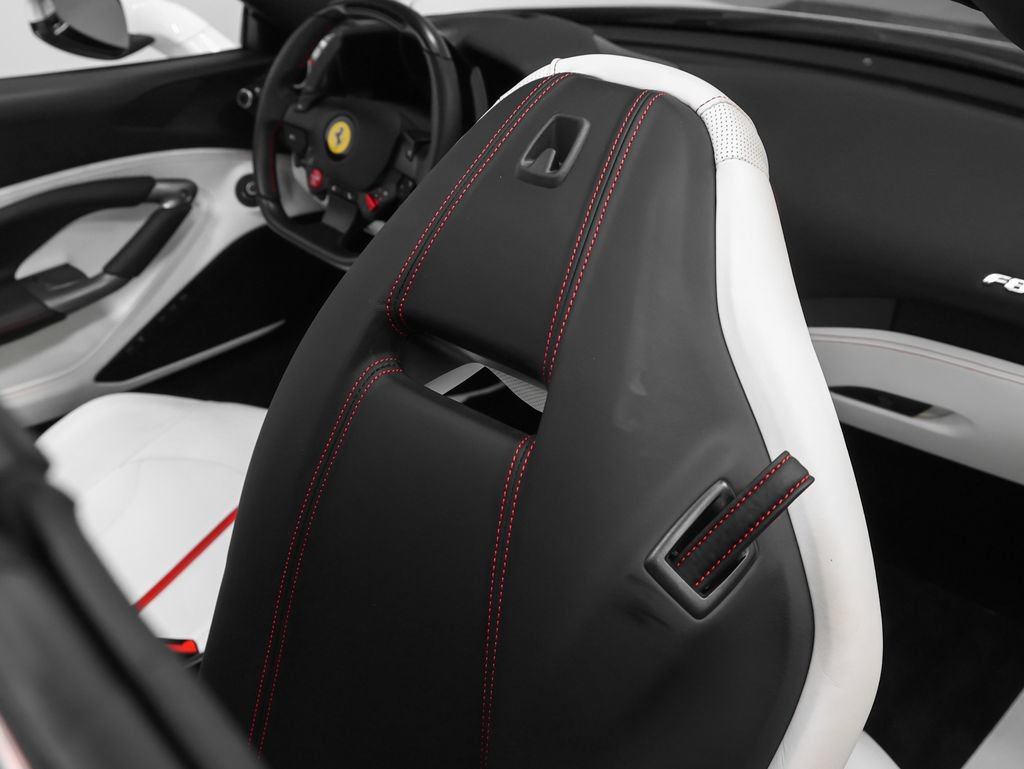 Certified 2022 Ferrari F8 Tributo RWD image 25