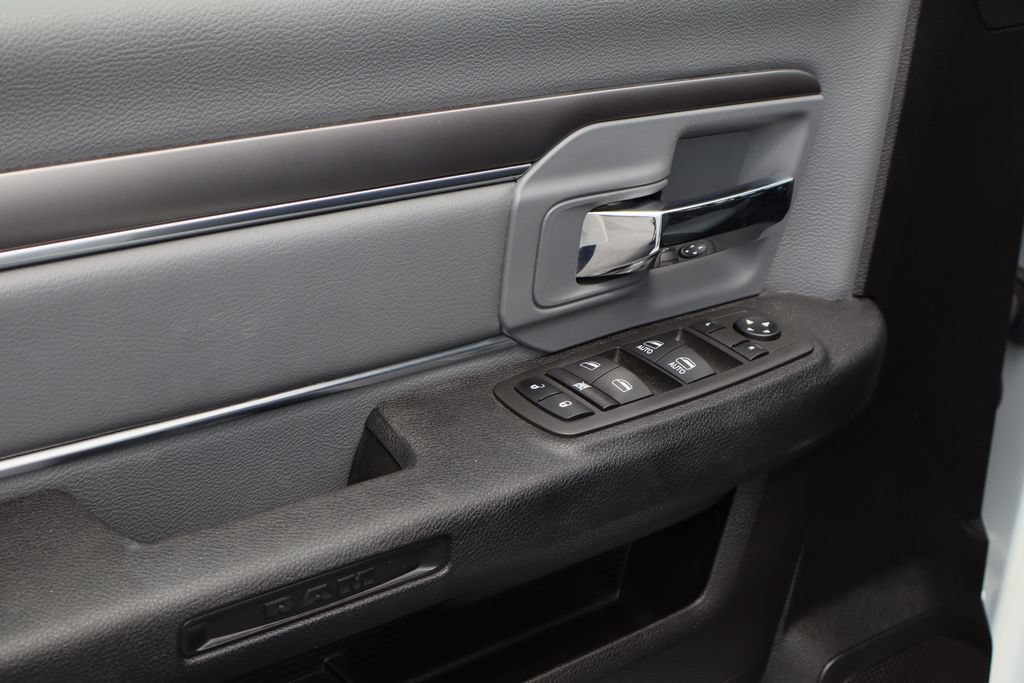 Used 2022 RAM 1500 Classic SLT w/ Electronics Group AWD/4WD image 18