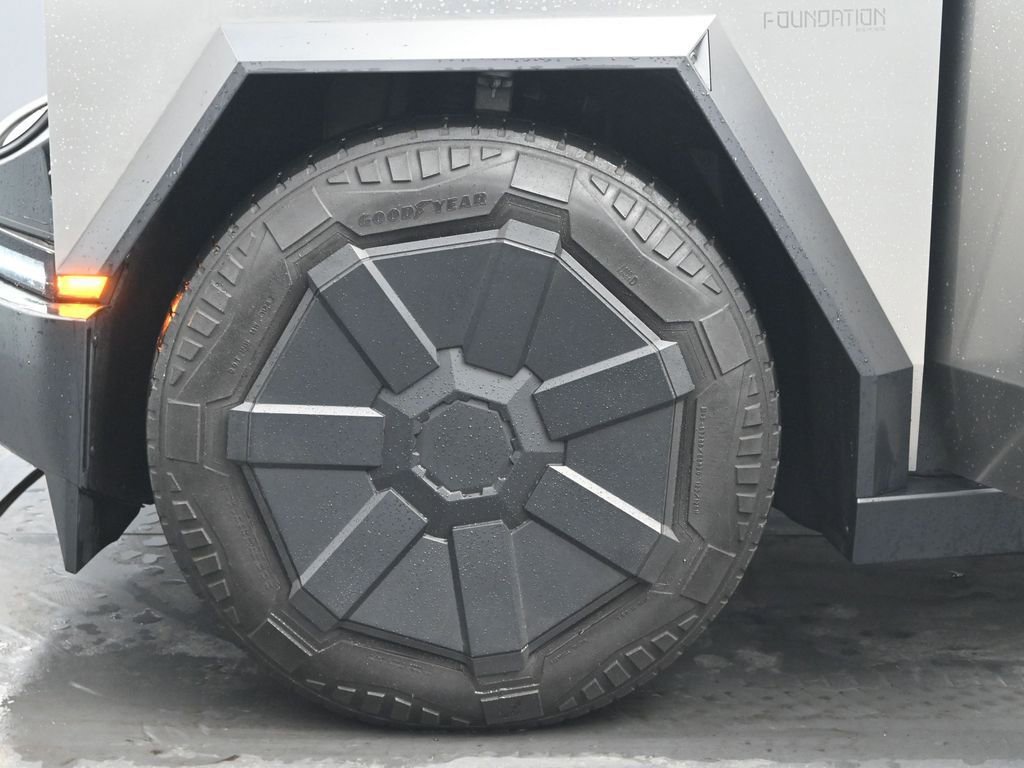 Used 2024 Tesla Cybertruck Cyberbeast image 28