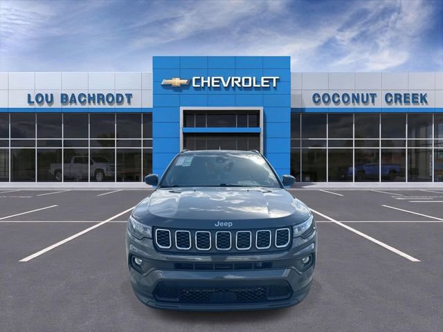 Used 2024 Jeep Compass Latitude AWD/4WD image 3