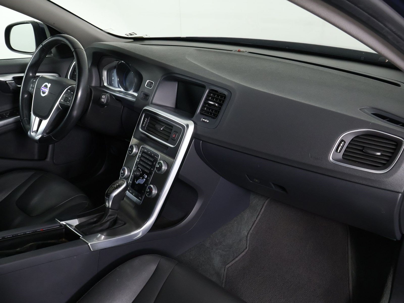 Used 2015 Volvo V60 T5 Premier w/ Convenience Package FWD image 22