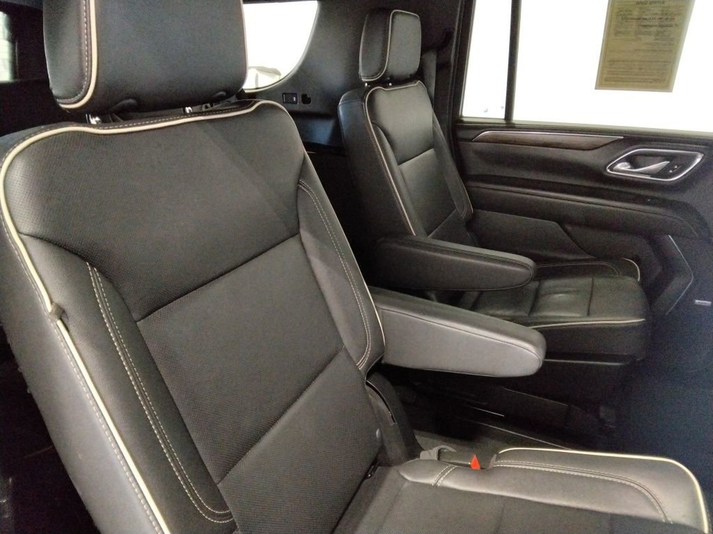 Used 2023 Chevrolet Suburban Premier image 47