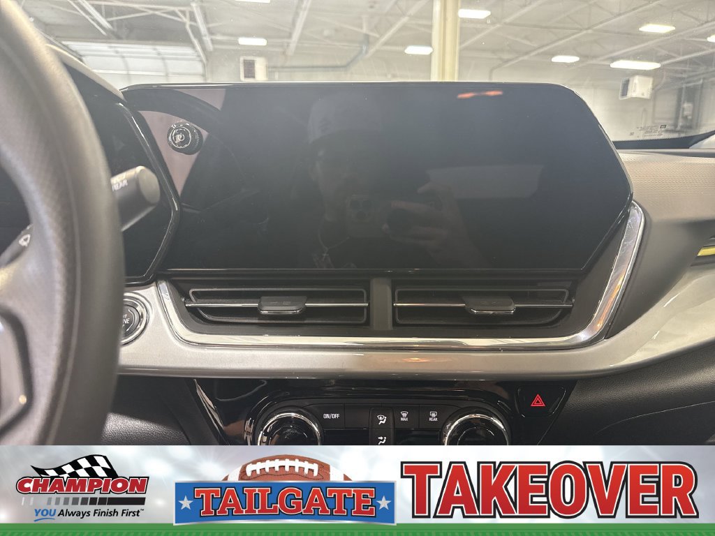 Certified 2024 Chevrolet Trax LT FWD image 14