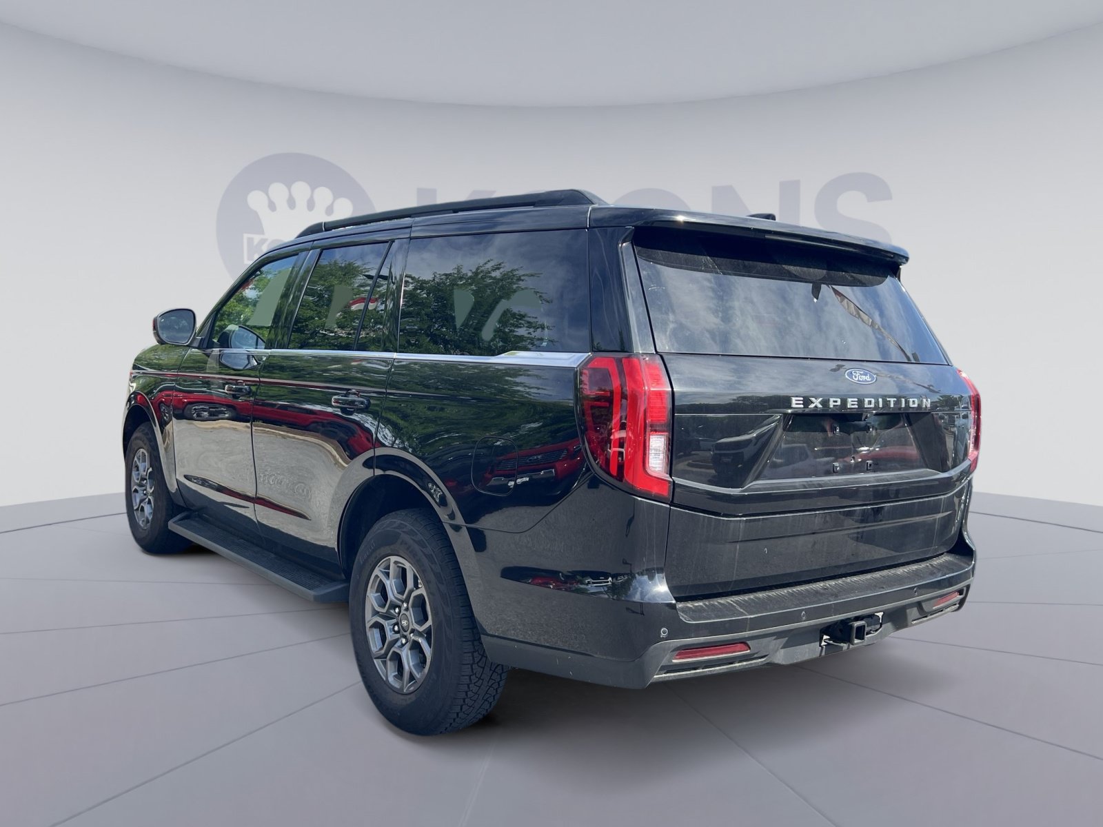 Used 2025 Ford Expedition Active AWD/4WD image 4