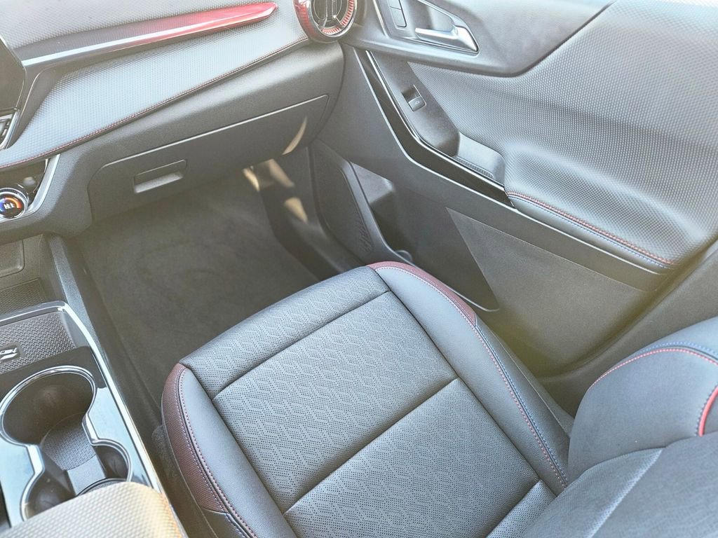 Used 2025 Chevrolet Equinox RS w/ Safety and Technology Package image 12