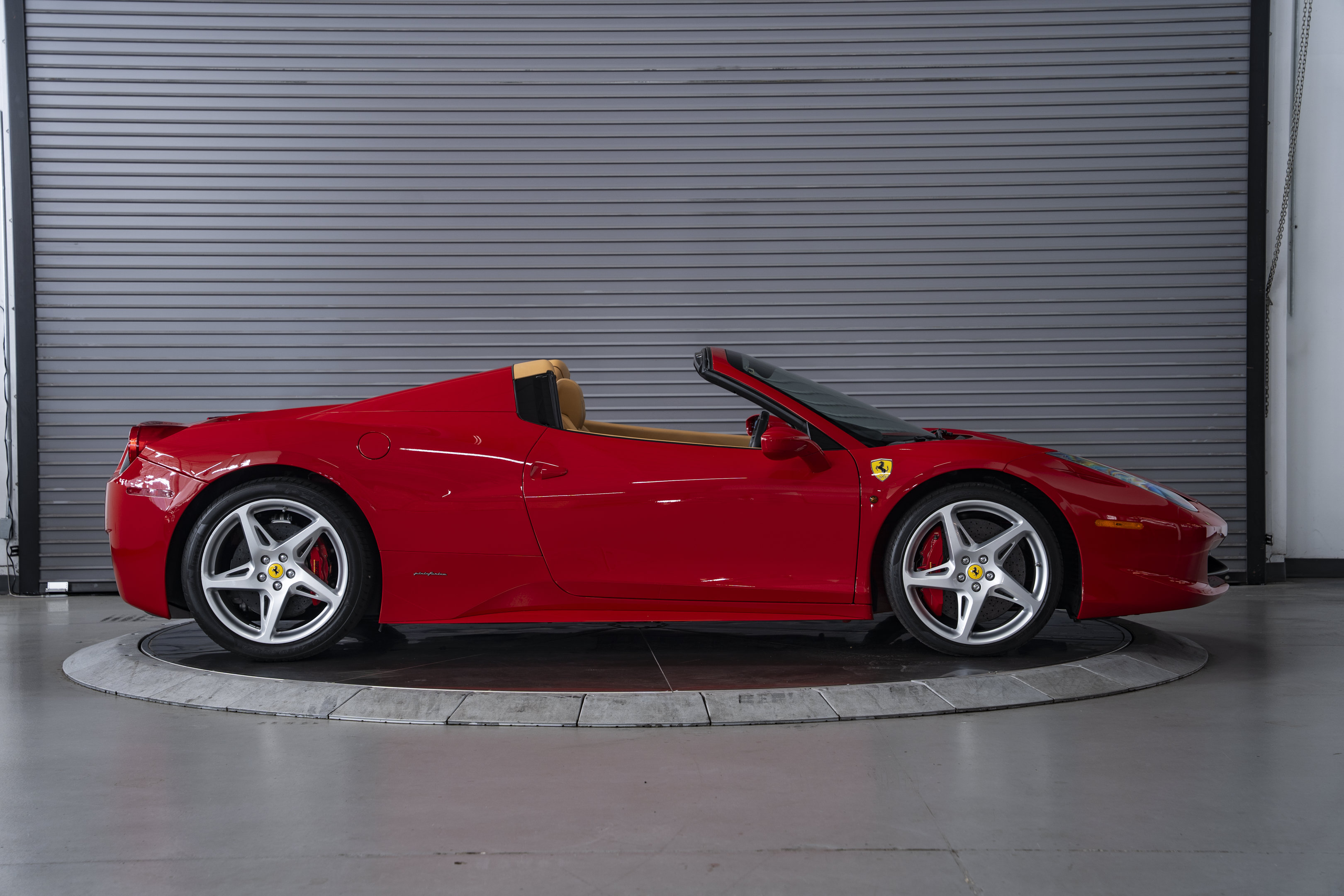 Used 2012 Ferrari 458 Spider RWD image 6