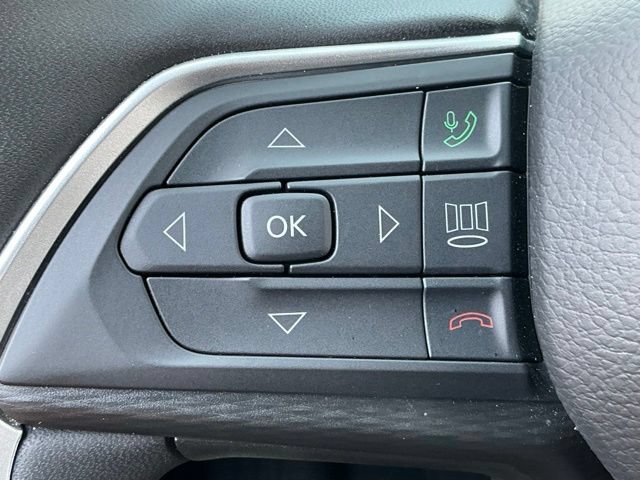 Used 2025 Jeep Grand Cherokee Altitude AWD/4WD image 31